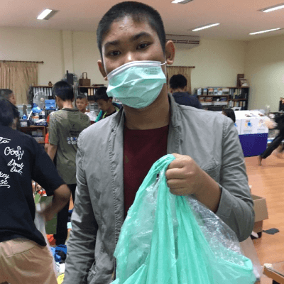 寄付活動の様子5